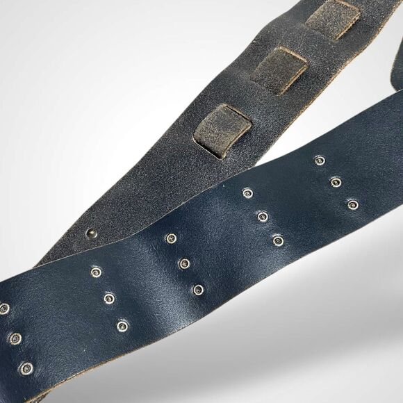 Planet Waves Classic Genuine Leather Guitar Strap Brown 2.5" Wide - Picture 4 of 7